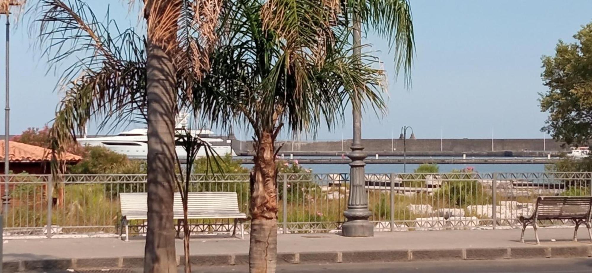 Holiday Home Tropicana Mascali Bagian luar foto