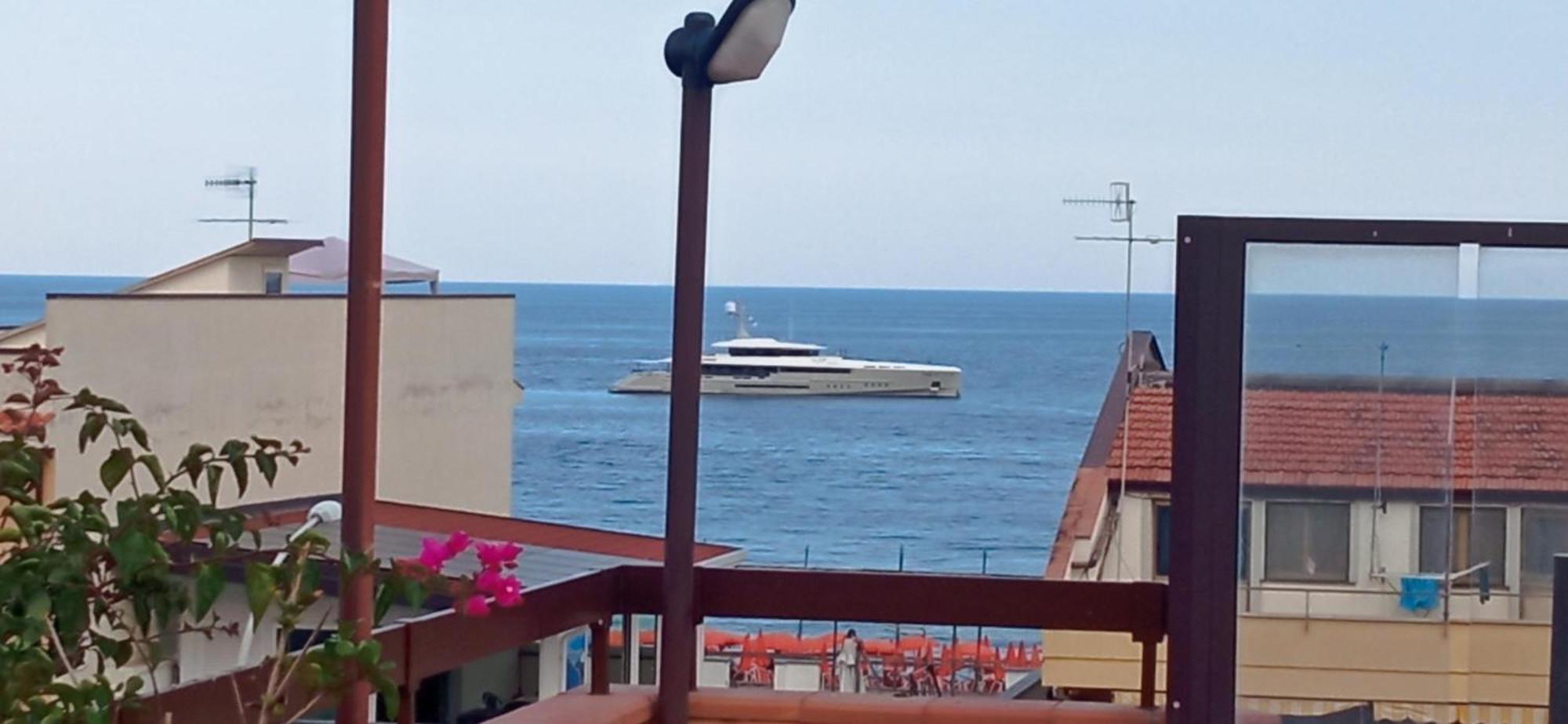 Holiday Home Tropicana Mascali Bagian luar foto