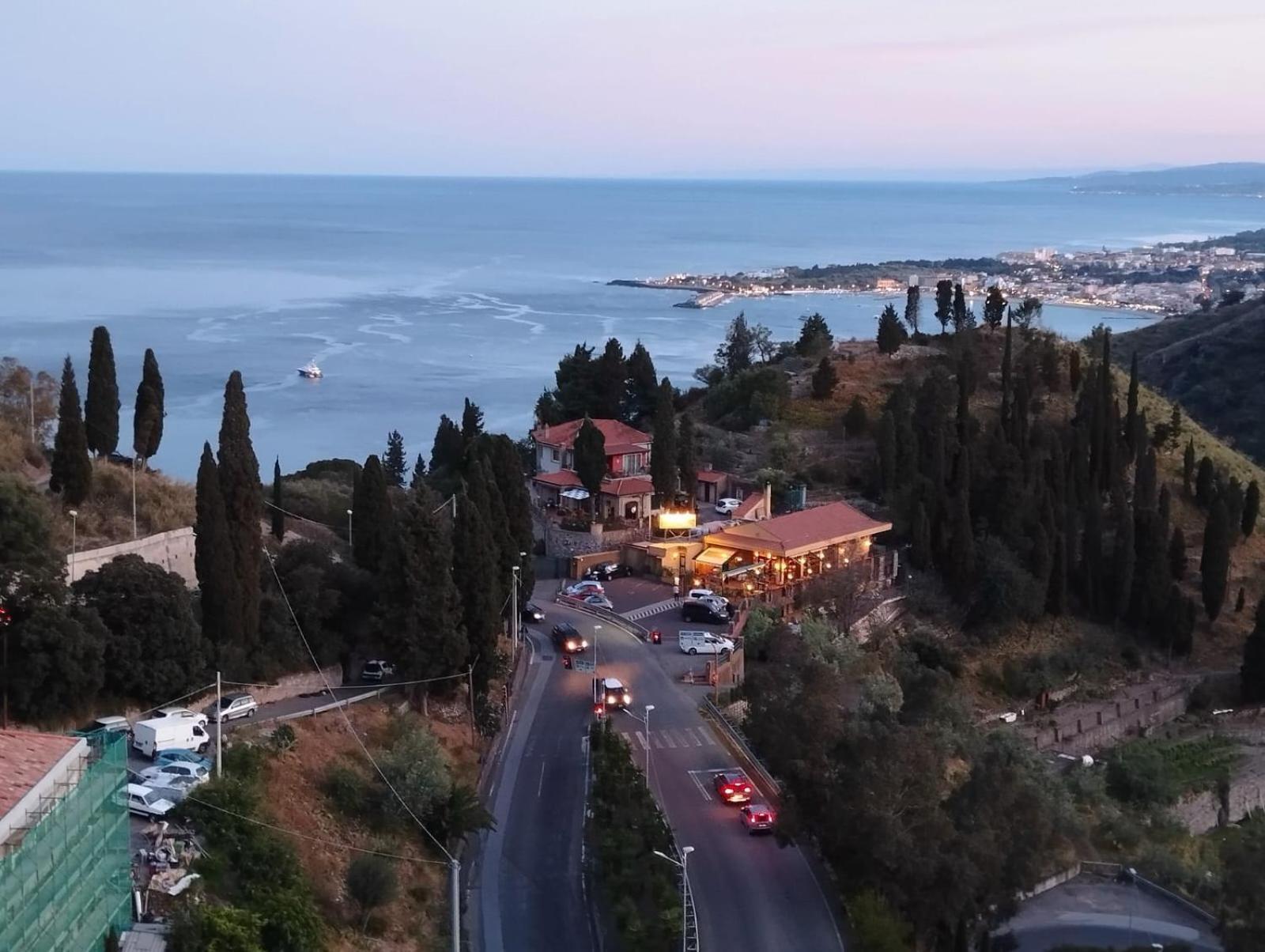 Holiday Home Tropicana Mascali Bagian luar foto